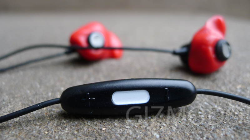 Illustration for article titled Decibullz Headphones Review: A Perfect Fit That Sounds Like Shit